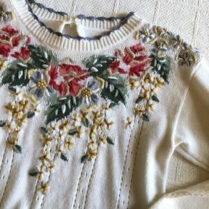 VTG 80s Floral Embroidered Knit Sweater XS Cream Cottagecore Romantic Coquette